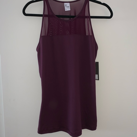 ✨2/$16✨Old Navy workout top - size M - Picture 1 of 3